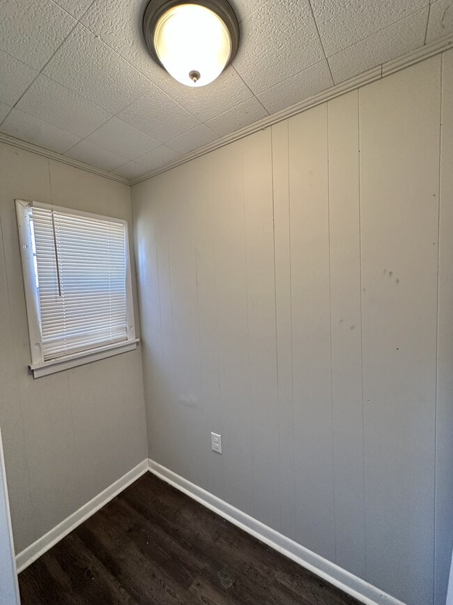 Building Photo - 1420 3rd Ave N