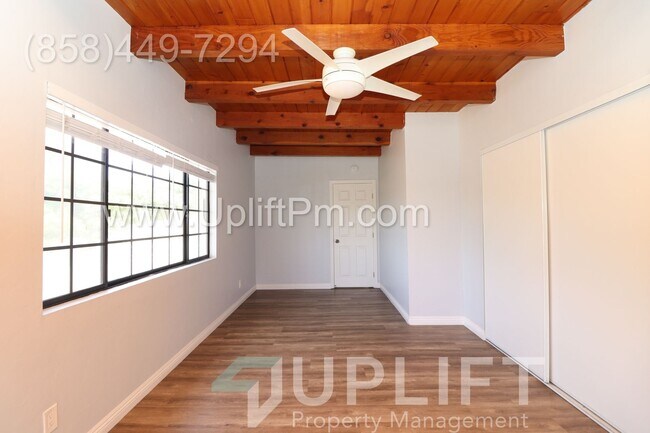 Building Photo - Casita Way (4025)