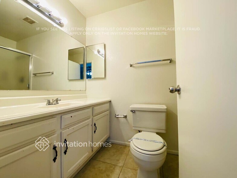 Building Photo - 734 W Rosal Pl
