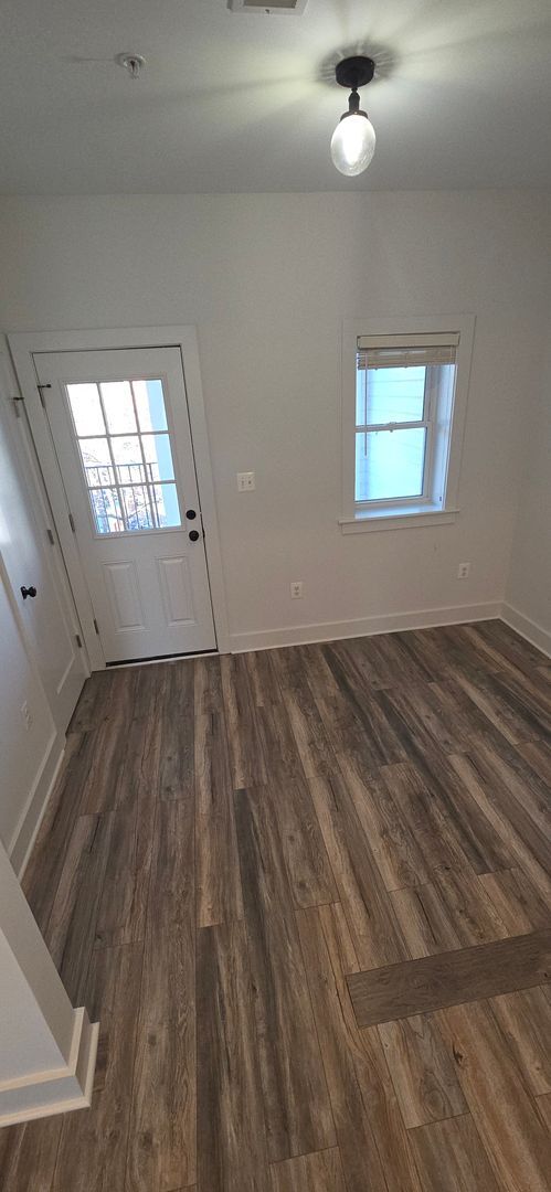 Building Photo - 126 6th St NE