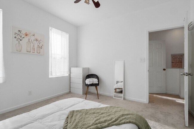 Building Photo - 2 Story Home in Botanical Heights (Optiona...