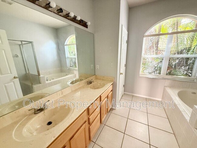 Building Photo - 112 Peregrine Ct