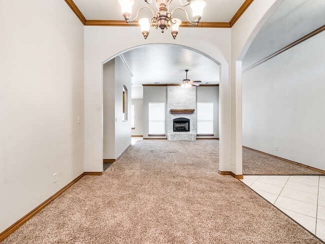 Building Photo - 15609 Traditions Dr