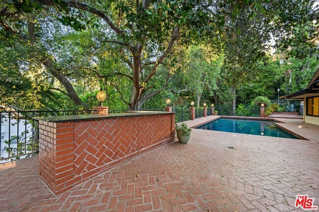 Building Photo - 17449 Sumiya Dr