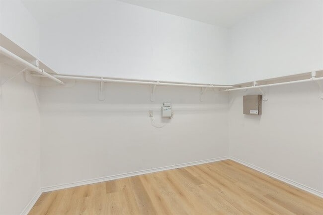 Building Photo - 13039 Golden Water Ct