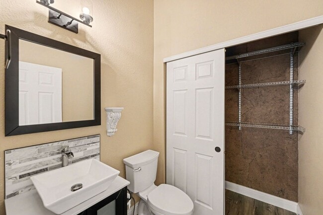Building Photo - Fantastic Home in the Desirable Sterling Hills Neighborhood