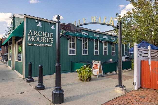 Building Photo - 121 Howard St