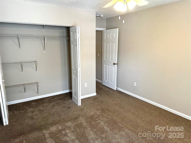 Building Photo - 8708 Laurel Run Dr