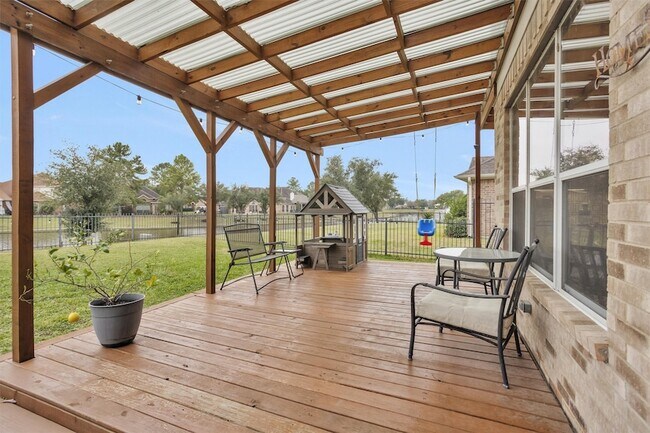 Building Photo - 3006 E Lake Falls Cir