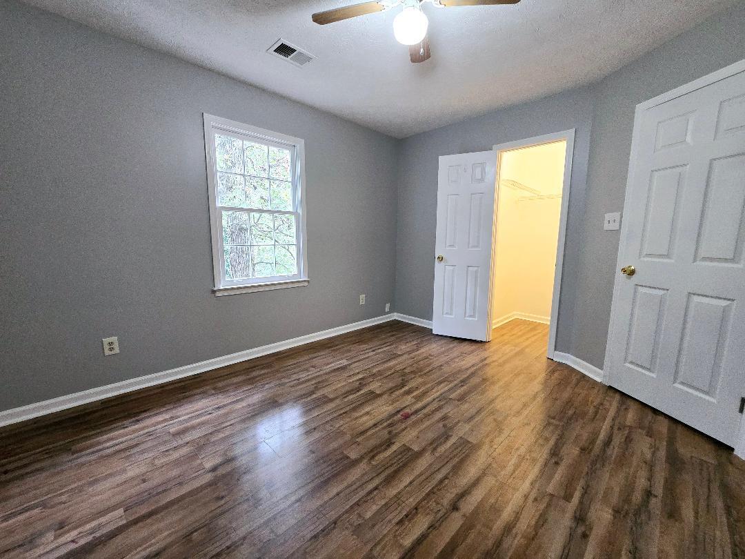Building Photo - 5696 Wylake Dr