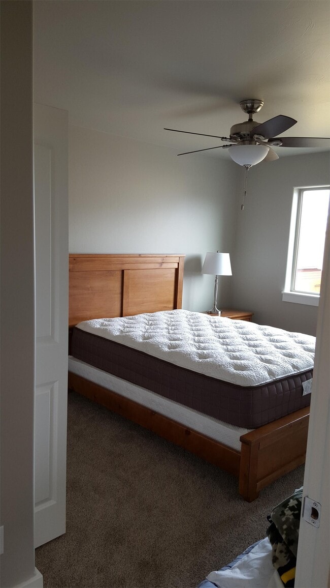 Building Photo - 726 Forest Glen Dr