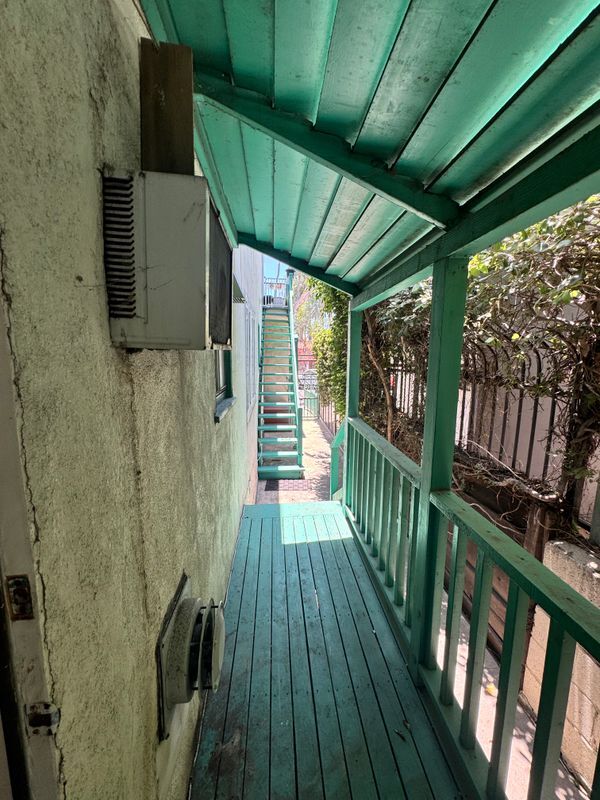 Building Photo - 901 N Formosa Ave