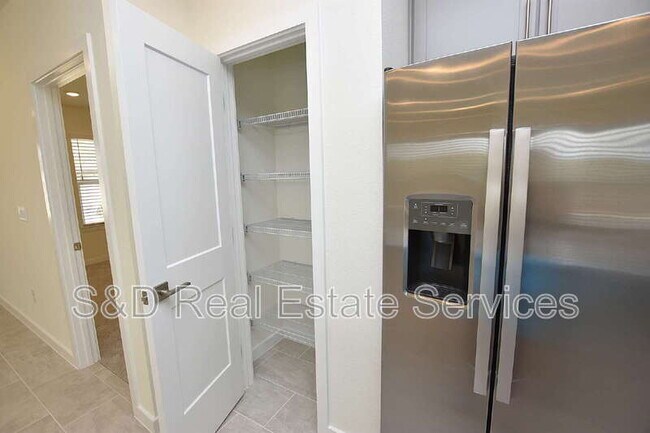 Building Photo - 3183 Cup Dr