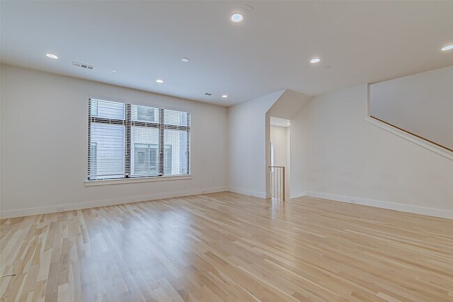 Building Photo - 2707 Kimsey Dr