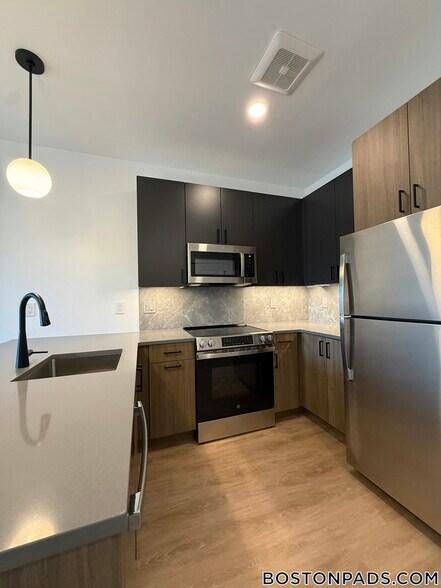 Building Photo - 199 Gardner St