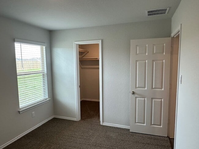 Building Photo - 3bd/2ba Home in the Willow Glenn Community...