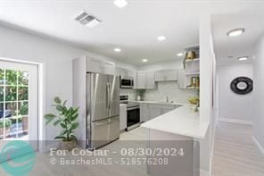 Building Photo - 2661 NE 20th St