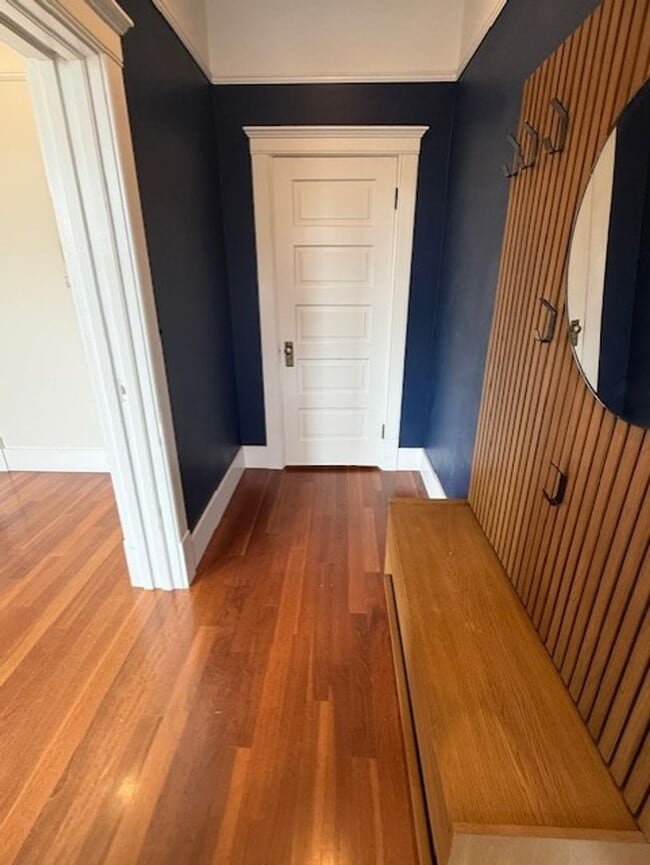 Building Photo - BRIGHT 2-BEDROOM TOWNHOME FOR RENT IN CHERRY HILL!