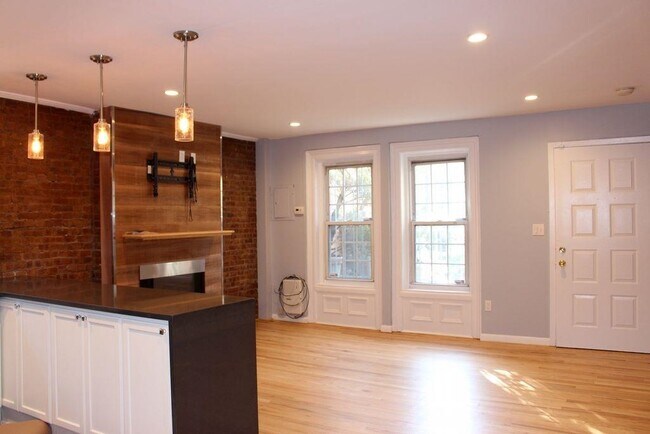 Building Photo - 1209 Palisade Ave