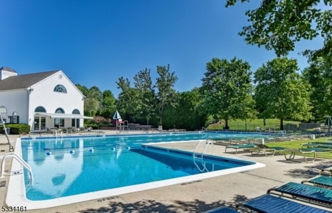 Building Photo - 28 Commonwealth Dr