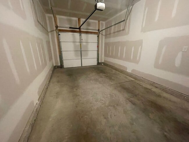 Building Photo - 207 Solacium Ln