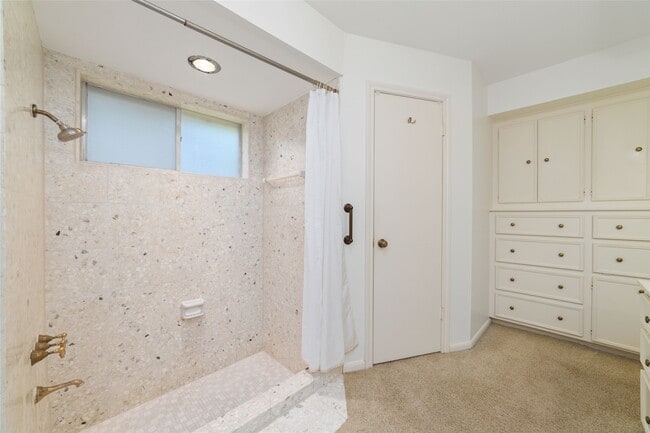 Building Photo - 11838 Riverview Dr