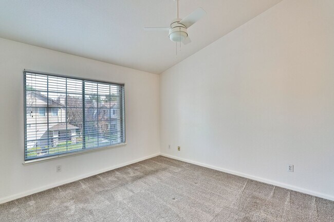 Building Photo - Amazing Floor Plan Multi Level Townhome in North San Jose @ California Northpointe