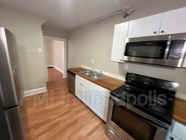 Building Photo - 310 N Riley Ave