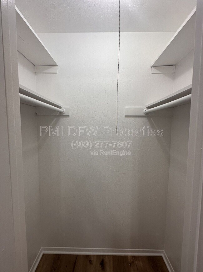 Building Photo - 1818 Andover Dr