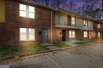 Building Photo - 1903 Whitehall Forest Ct SE