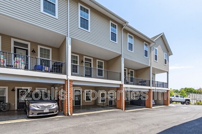 Building Photo - 43 A - L E Gordon St