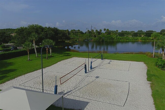 Building Photo - 819 Fairwaycove Ln