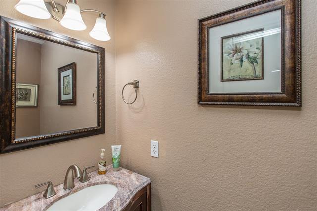 Building Photo - 8733 King Ranch Dr