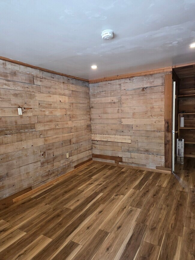 Building Photo - 61716 East Hwy 26 Cabin #6