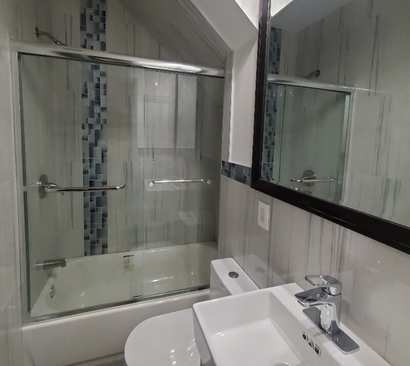 Building Photo - 232 1st St