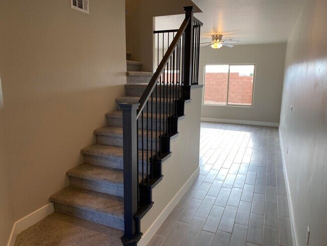 Building Photo - Beautifully Designed 3 Bedroom Townhome Ne...