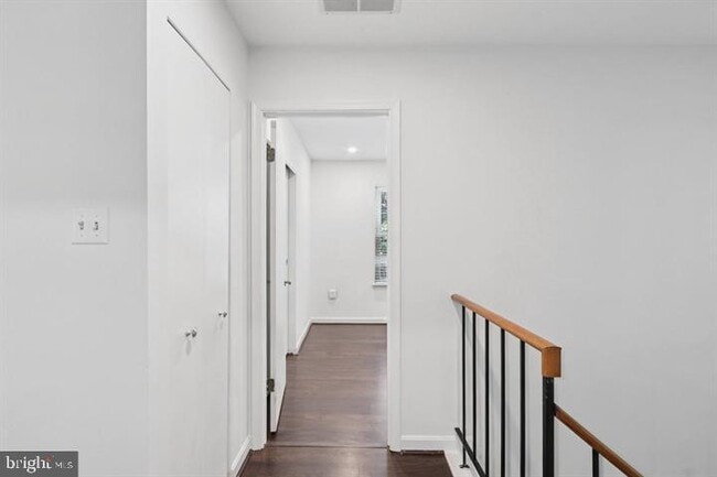 Building Photo - 6110 Hoskins Hollow Cir