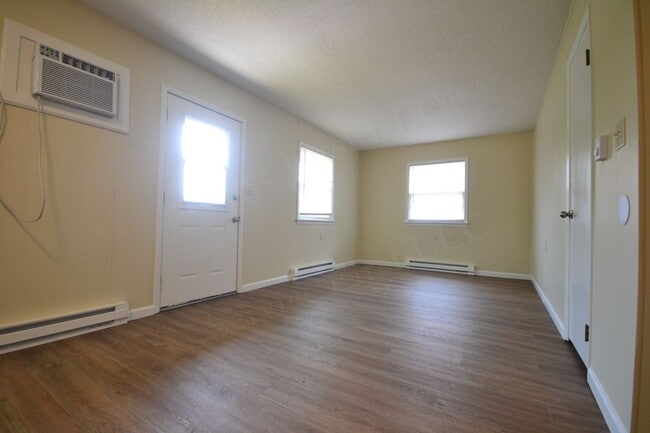Building Photo - Cross Timbers Apartment