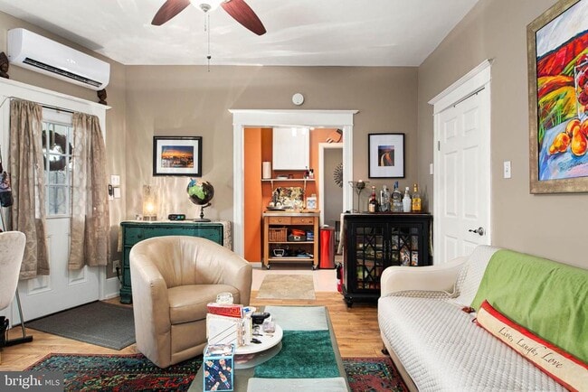 Building Photo - 1910 Parker Ave