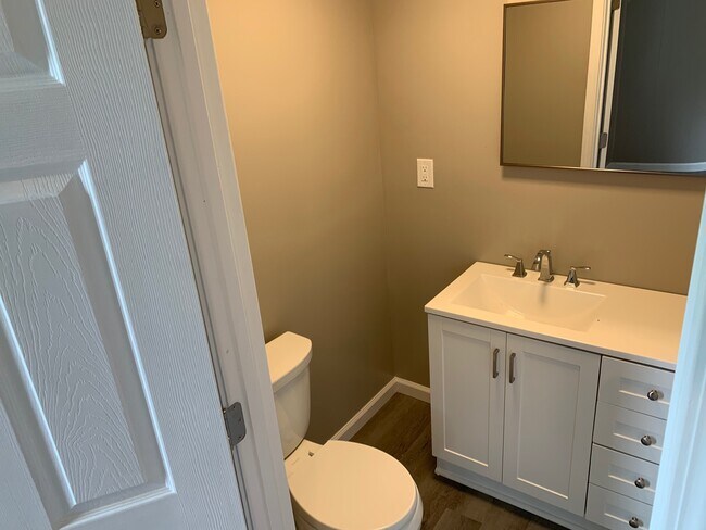 1/2 Bath in Master Bedroom - 222 S Sycamore St