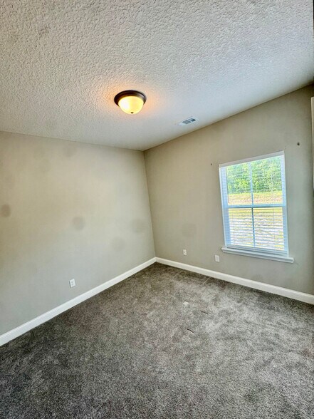 Building Photo - 186 Cherokee Oaks Xing