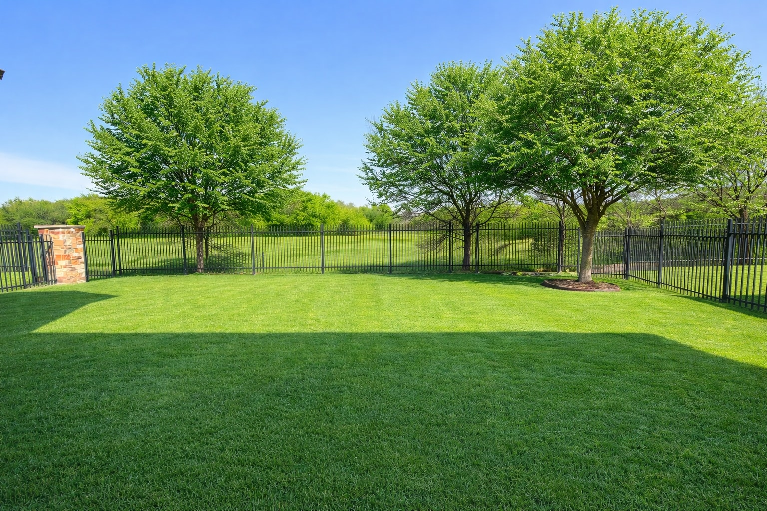 Building Photo - 6817 Golf Club Dr