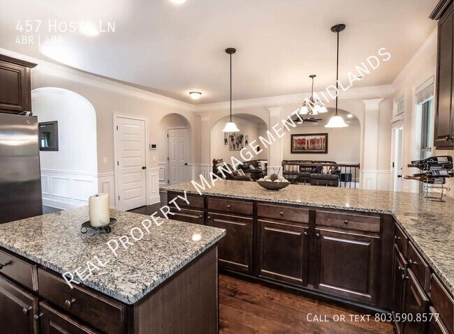 Building Photo - 457 Hosta Ln