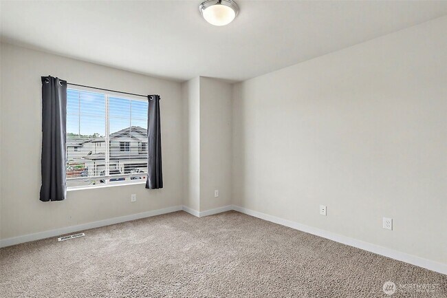 Building Photo - 348 Partlon St
