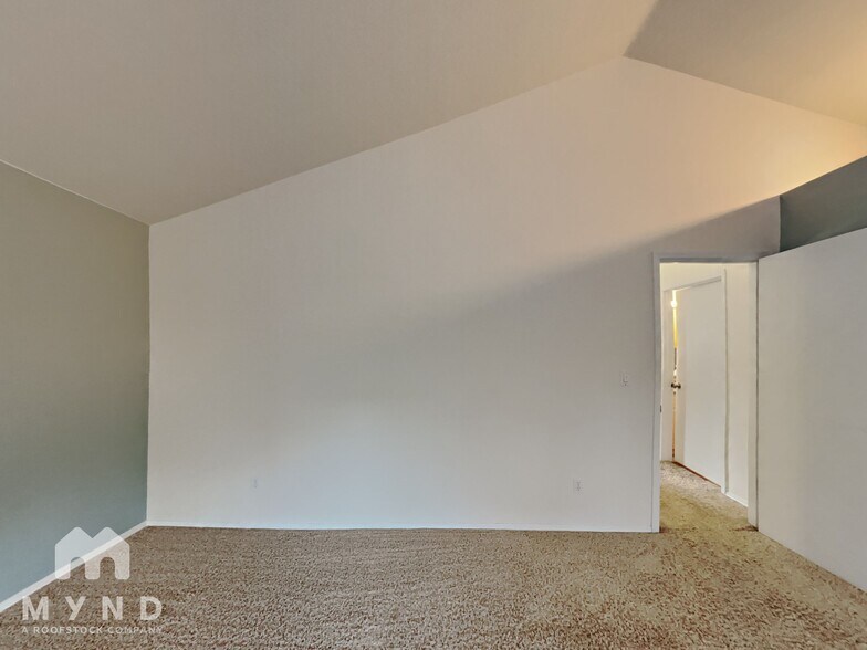 Building Photo - 20654 SW Sun Drop Pl