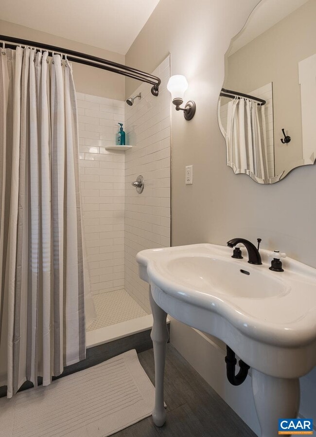 Building Photo - 829 Belmont Ave