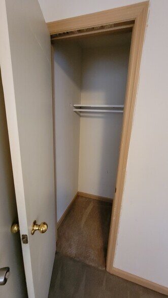 Building Photo - 131 Brookside Pl