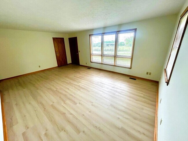 Building Photo - Corydon Rental | 3 Bedroom, 2 Bath Home on Nearly 2 Acres