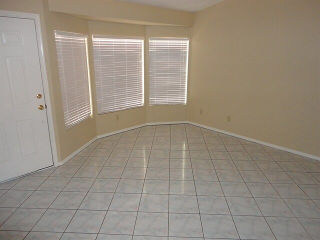 Building Photo - 1704 S 39th St