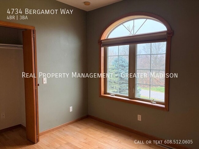 Building Photo - 4734 Bergamot Way